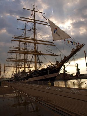 BL048002a.jpg