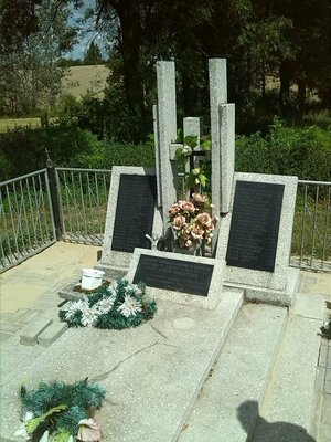 lachowce_pomnik_600x800.jpg