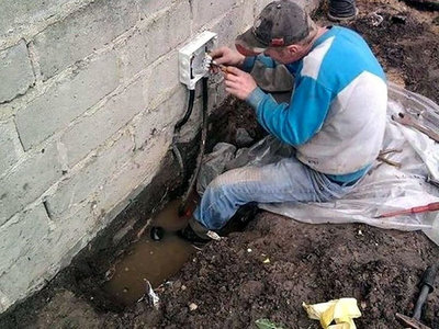 izolowany_elektryk.jpg