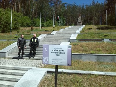 stoczek_pomnik.jpg