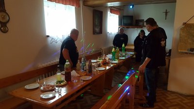 stol_do_kolacji_1.jpg