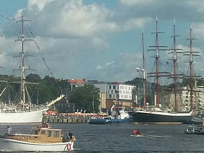 Najwikszy żaglowiec  w tyvh regatach SEDOV