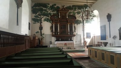 Szwedzka Kaplica.<br />Wyznaniem dominującym w Szwecji jest luteranizm – prawie 68% mieszkańców należy do Kościoła ewangelicko-luterańskiego Szwecji. Blisko 30% ludności to ateiści, natomiast pozostała część Szwedów przynależy do Wolnych Kościołów Protestanckich, wyznaje islam, katolicyzm lub prawosławie.